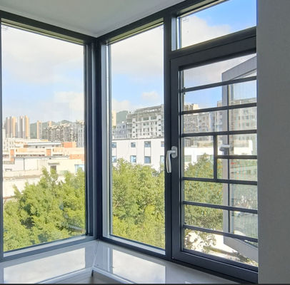 カスタマイズ可能な1.2mm アルミ製のカセメント スイングウィンドウ モダンデザイン