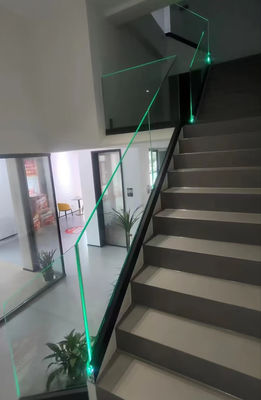 Uチャネル アルミガラスバルストラード 屋外バルコニー用 LEDライト