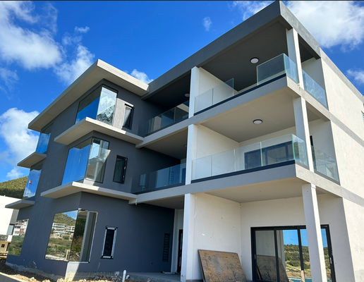 黒アルミニウムUチャネルガラスレイル 安定アルミニウムガラスレイル