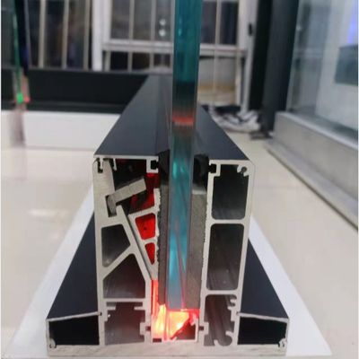 LEDライトと5年以上の保証が付いたオープンビューフレームレスガラスUチャンネル手すり