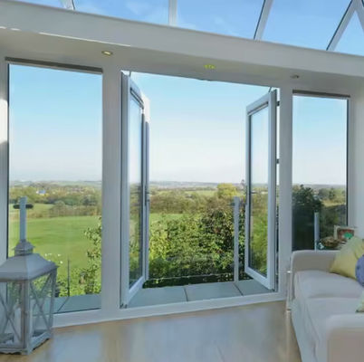 頑丈なデザイン ホテルの廊下用 防風金属のスイングドア 粉末塗装表面仕上げ 昆虫のスクリーンが含まれています