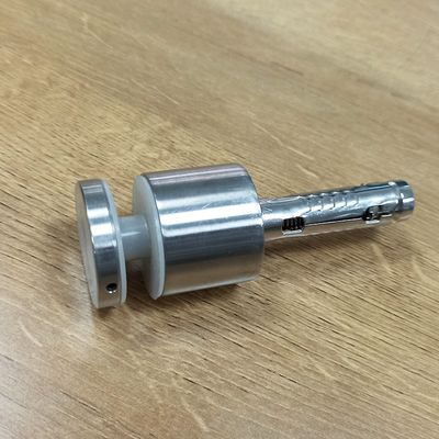 調節可能なステンレス鋼 304 316 バルコニー階段のための標準壁掛け ガラスレイン