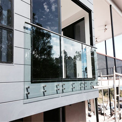 8～12mm強化ガラスと0.8m～1.2m高さのカスタマイズ可能なスタンドオフ手すりシステムを備えた、フレームレスガラスバルコニー手すり