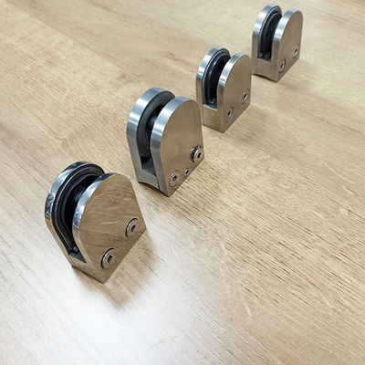 フレームレス強化ガラスパネル階段手すり調整可能デザインアークグリップクランプ304 316フィッティング