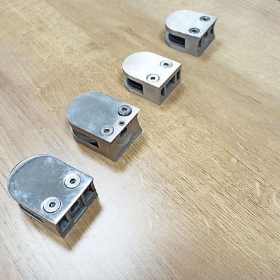 フレームレス強化ガラスパネル階段手すり調整可能デザインアークグリップクランプ304 316フィッティング